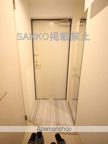 地下鉄南北線 中島公園駅 徒歩11分 4階建 築10年の玄関写真