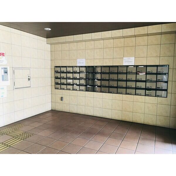 湘南新宿ライン宇須 宇都宮駅 バス乗車時間：11分 最寄りバス停で下車 徒歩3分 8階建 築20年の外観写真