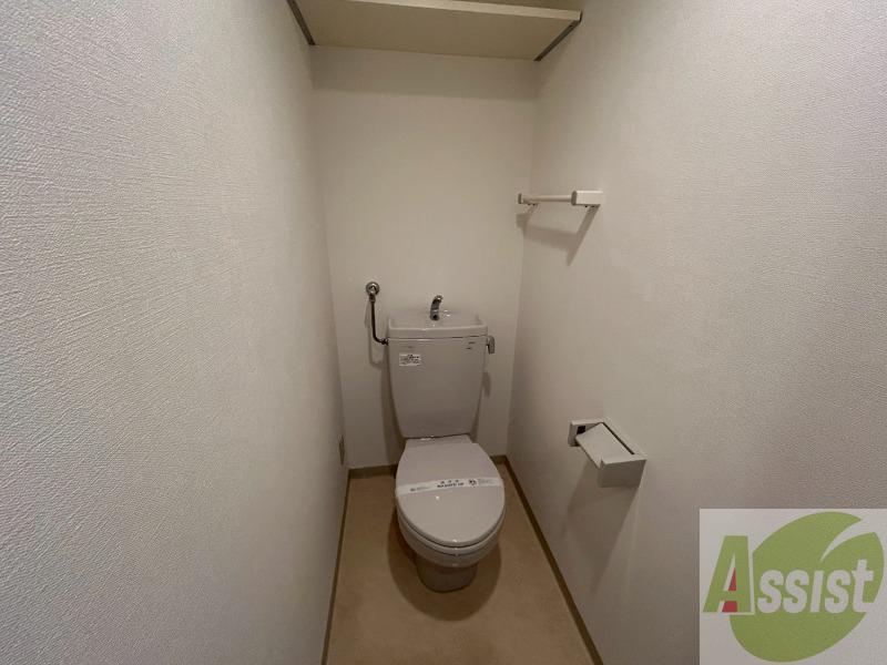 地下鉄東西線 西１８丁目駅 徒歩8分 4階建 築18年のトイレ写真