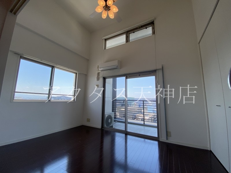 居室・リビング　反転タイプの写真を使用してます。