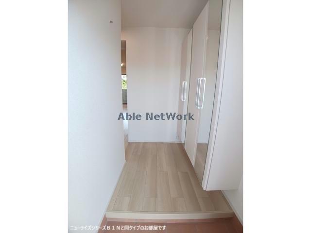 玄関　同タイプ部屋参照