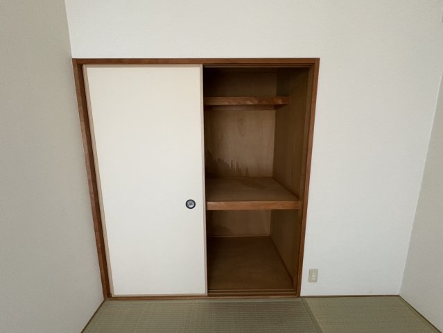 収納　同物件別部屋写真