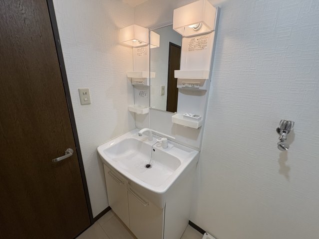 洗面設備　同物件別部屋写真
