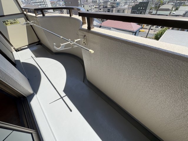 バルコニー　同物件別部屋写真