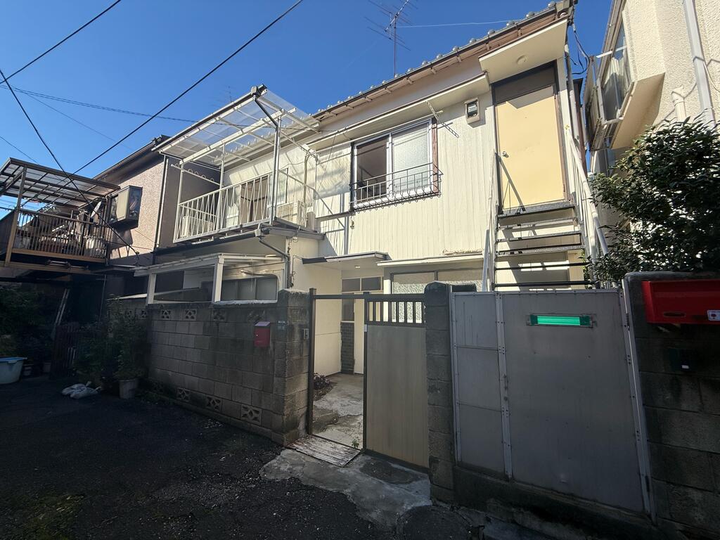徳丸1丁目テラス付きアパート