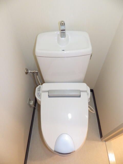 トイレ　（別タイプ参考写真）サニーハイツ西日暮里　荒川区西日暮里２