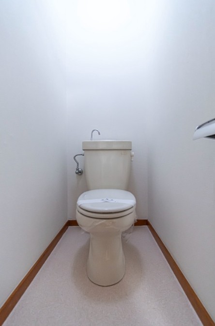 小田急小田原線 座間駅 徒歩9分 2階建 築42年のトイレ写真