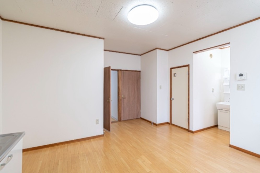 小田急小田原線 座間駅 徒歩9分 2階建 築42年の居間写真