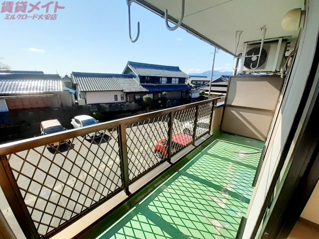 バルコニー　同タイプの部屋写真です。