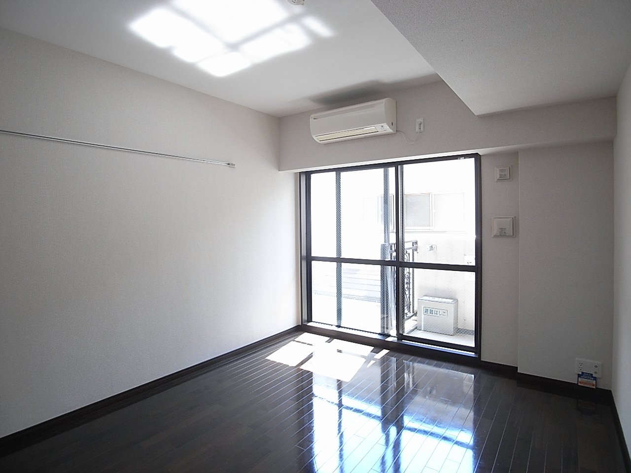 居室・リビング　明るい室内　他のお部屋の写真になります。