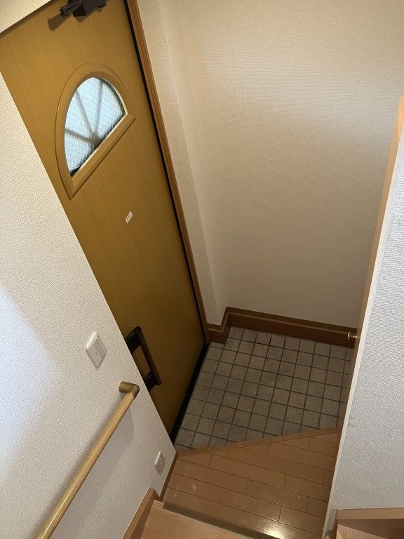 西鉄天神大牟田線 西鉄平尾駅 徒歩5分 2階建 築23年の玄関写真