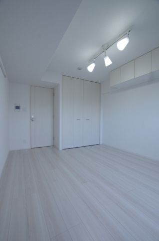 居室・リビング　☆明るい洋室☆