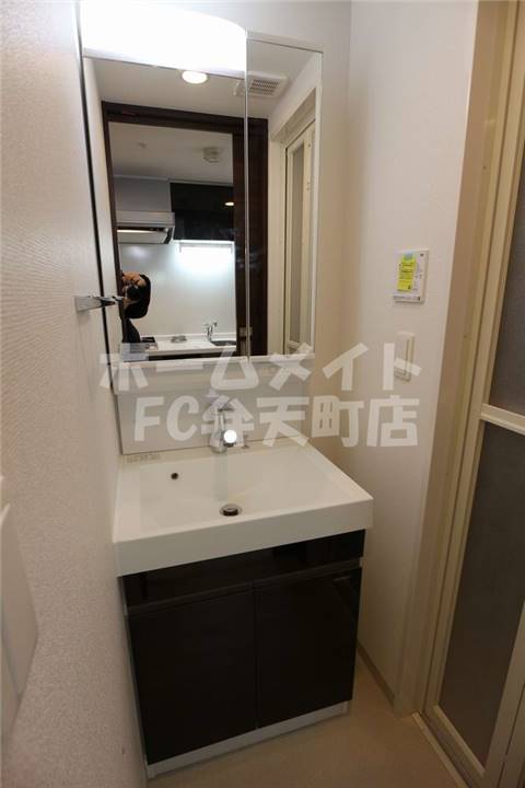 洗面設備　独立洗面所です
