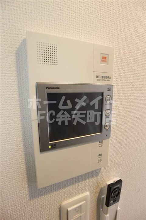 セキュリティ　モニター付きインターホン