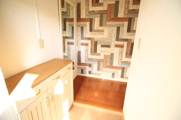 玄関　姿見付き