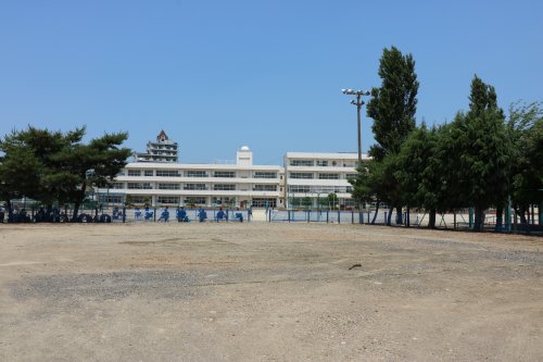 【メゾン根岸　Ｂ棟の小学校】