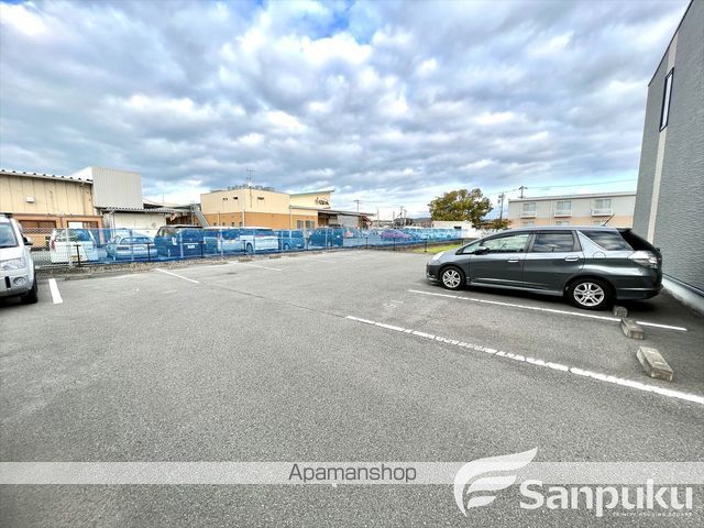 駐車場　駐車場