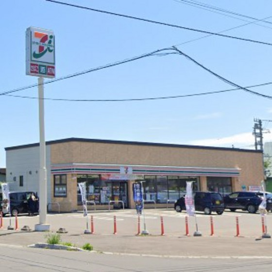 コンビニ　セブンイレブン函館松見通店（コンビニ）まで220m