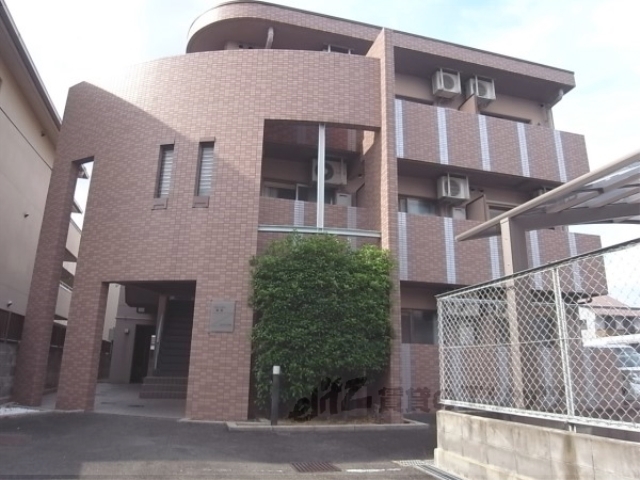 京都市西京区桂坤町のマンションの建物外観