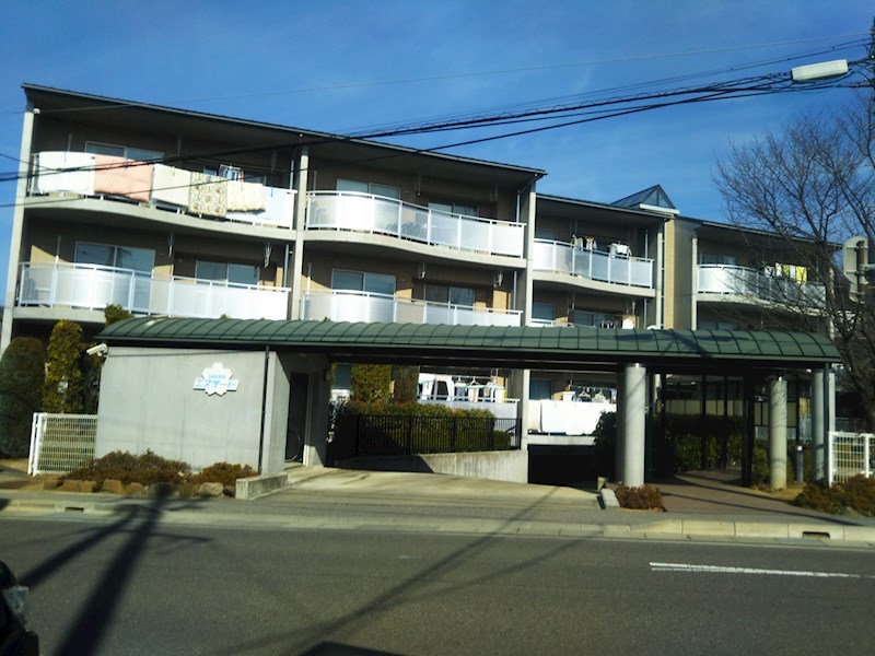 松本市蟻ケ崎のマンションの建物外観