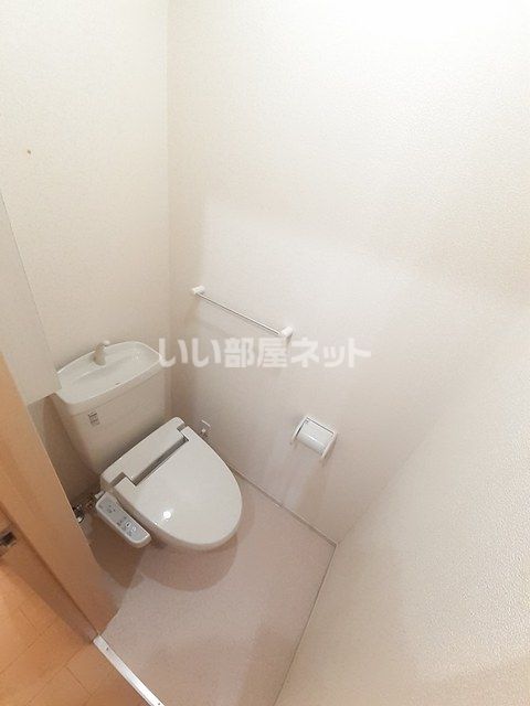 【西条市新田のアパートのトイレ】