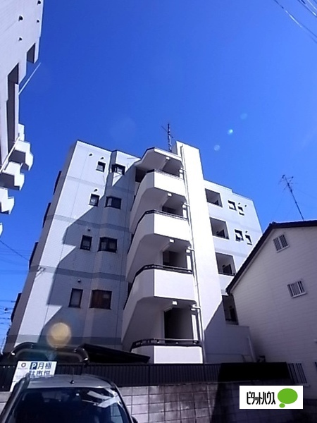 神戸市灘区上河原通のマンションの建物外観