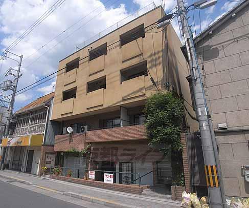 京都市左京区岡崎徳成町のマンションの建物外観