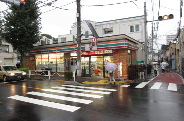 コンビニ　セブンイレブン上目黒5丁目店（コンビニ）まで251m