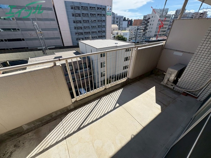 バルコニー　同物件別室画像