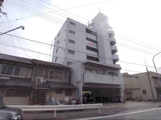 メゾン桃山の建物外観