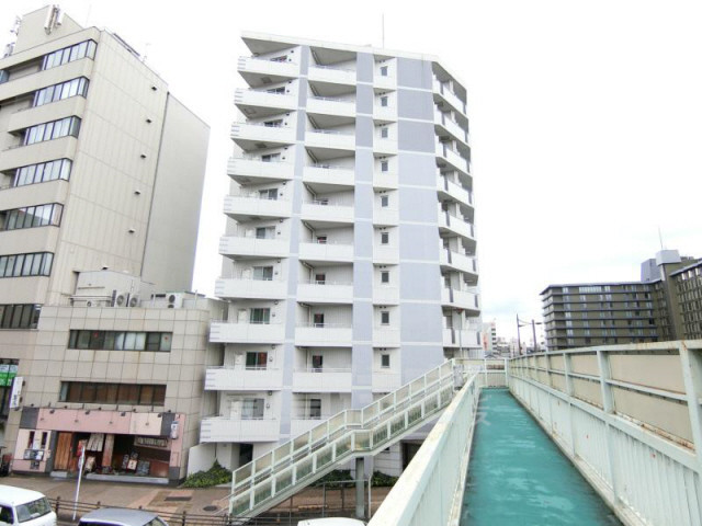 京都市下京区南不動堂町のマンションの建物外観