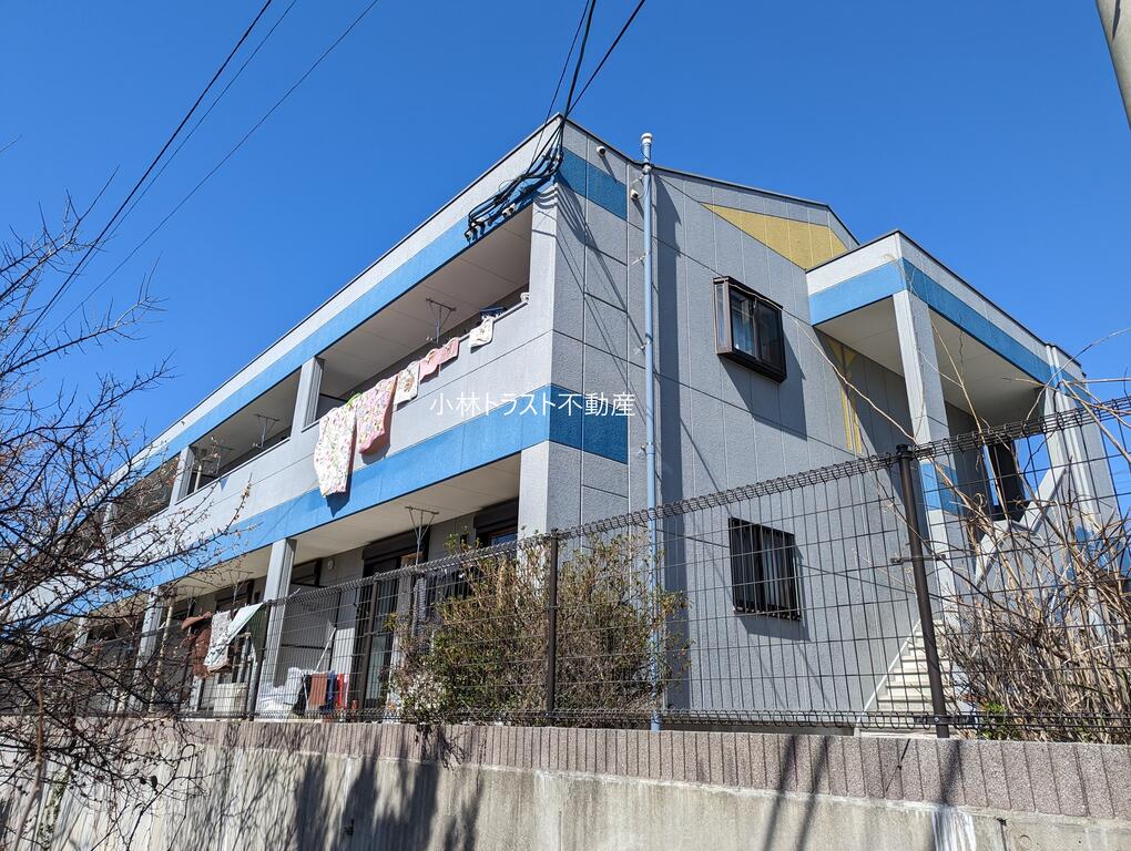 建物外観　重量鉄骨造