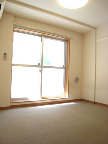 その他部屋・スペース　洋室約5.7帖