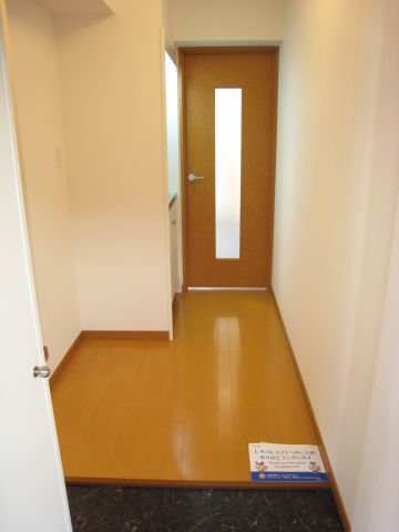 玄関　玄関にはシューズボックスもあります