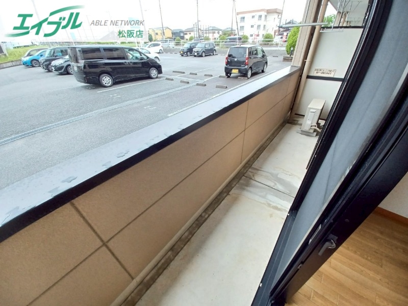 バルコニー　同物件反転写真