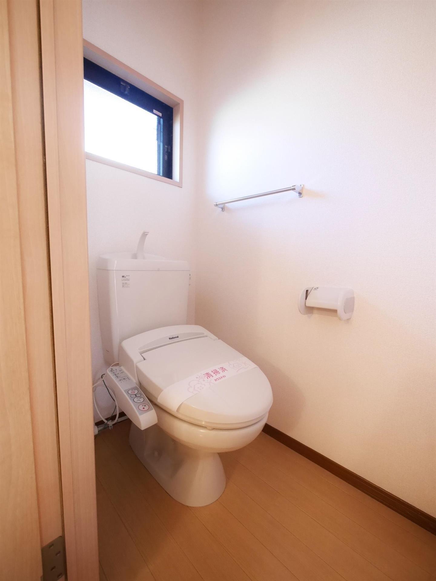 トイレ　【同仕様写真】