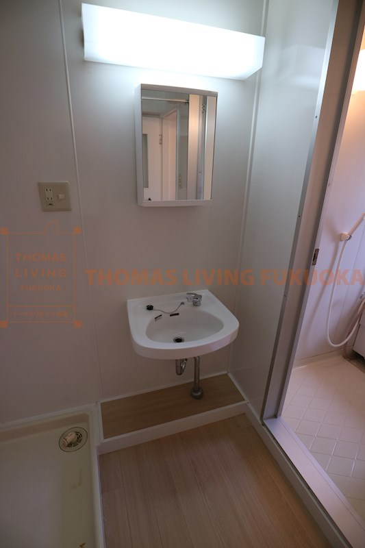 洗面設備　写真は同型別物件・現況優先