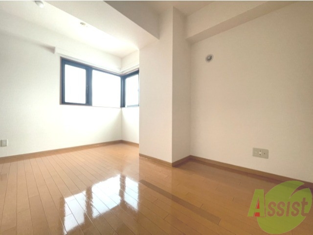 その他部屋・スペース　６．１帖のお部屋になります。伸び伸び出来そうですね。