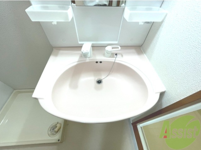 洗面設備　洗面台はシャンプードレッサーなので朝の身支度も楽々ですね～