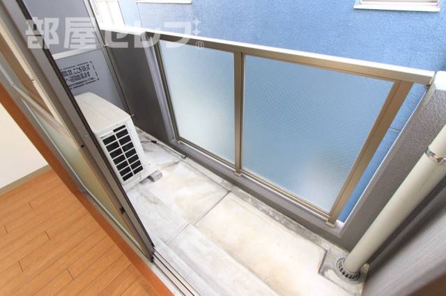 バルコニー　他号室の写真になります。