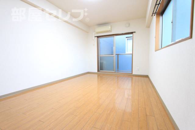 居室・リビング　他号室の写真になります。