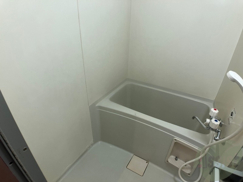 バス・シャワールーム　ユニットバスです。疲れを癒すのに欠かせませんね！