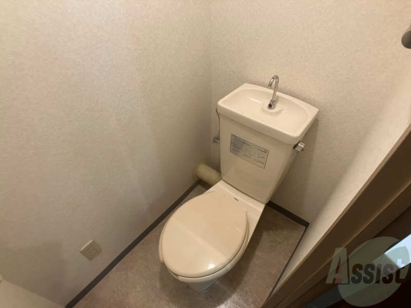 トイレ　こちらはトイレです。清潔感があり、安心して使用できます。