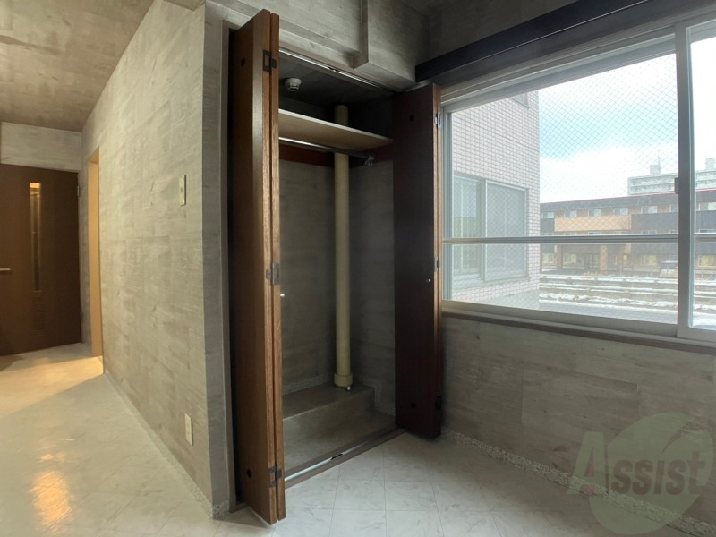 収納　寝室の収納です。部屋がすっきり片付きます。