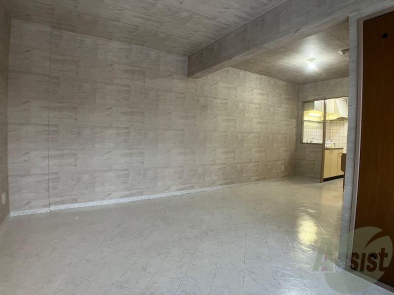 その他部屋・スペース　戸を閉めるとリビングと区切られた寝室にすることができますよ。