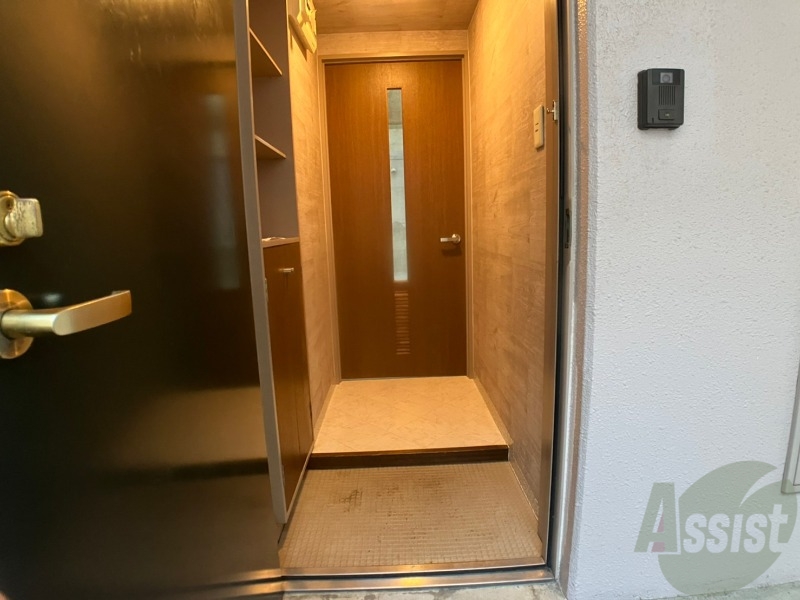 玄関　玄関の様子です。明るい印象ですね。気分もあがりそう。