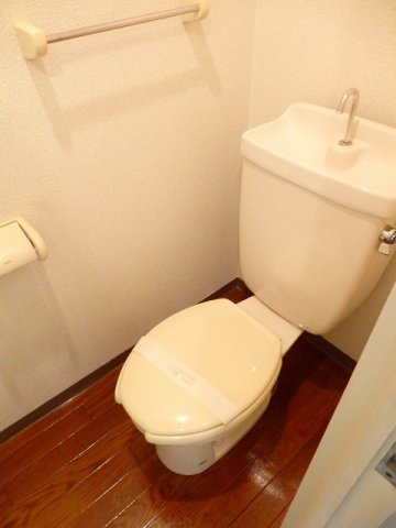 トイレ　清潔感のあるトイレです