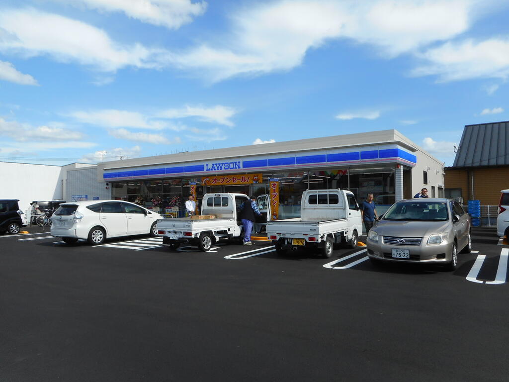 コンビニ　ローソン総社中央五丁目店（コンビニ）まで341m