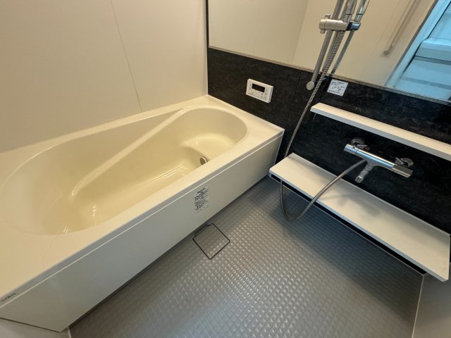 バス・シャワールーム　詳細は、RISUMO江坂本店までお問合せください♪