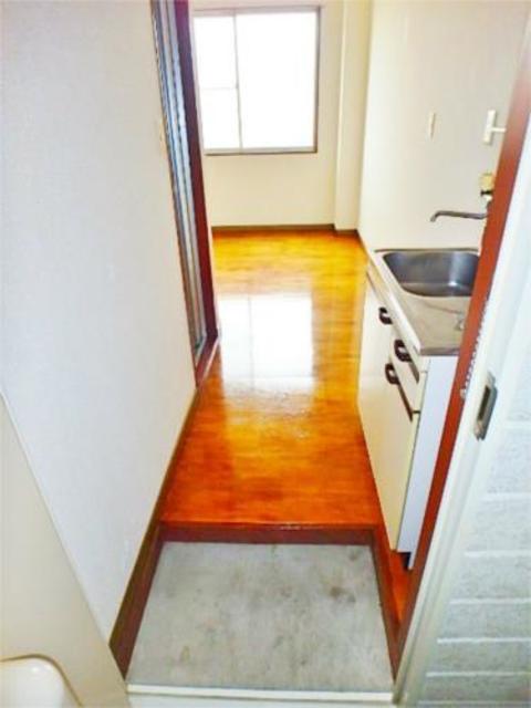 居室・リビング　玄関の様子